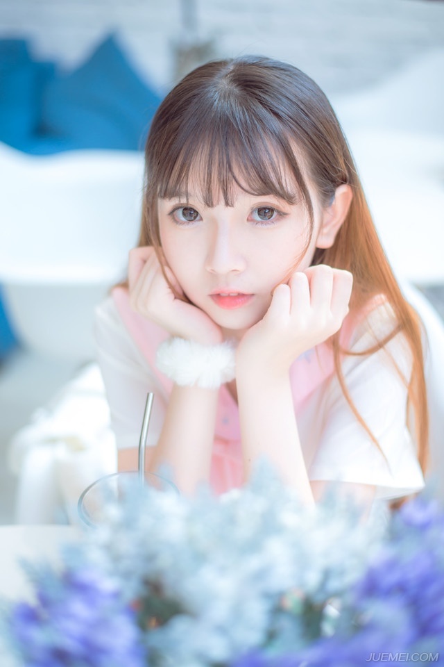 “不错，此人乃江东新任都督，以前一直是周瑜的副手，颇得周瑜信任，在军中威望也足够。”马良解释道。
